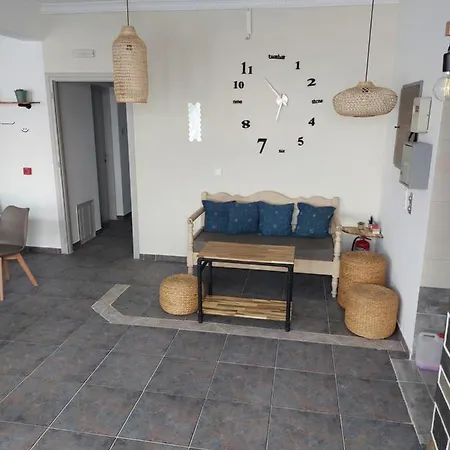 מלון דירות Lucia 4*