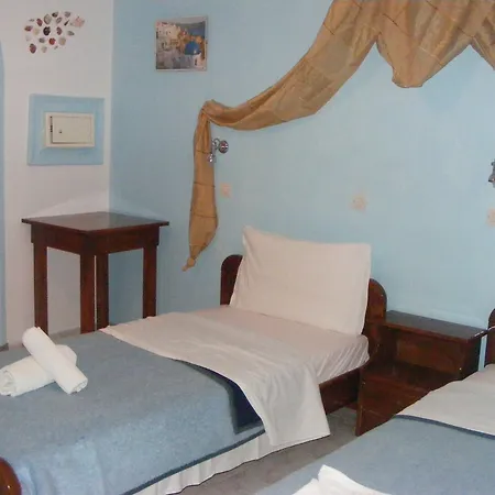 Lucia מלון דירות 4*