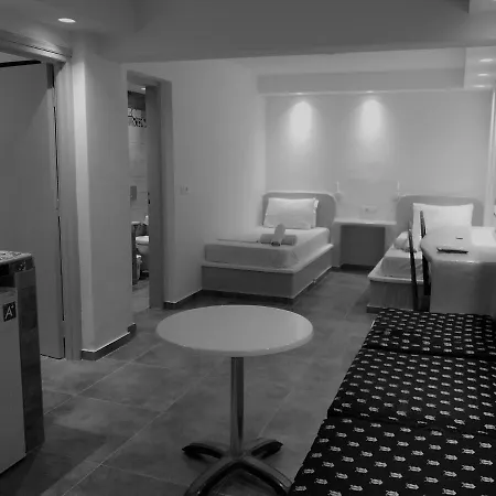 Lucia Aparthotel Perissa (Santorini)