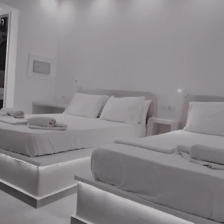Aparthotel Lucia Perissa (Santorini)