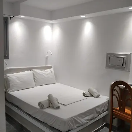 Aparthotel Lucia Perissa (Santorini)