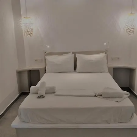 Lucia Aparthotel 2*