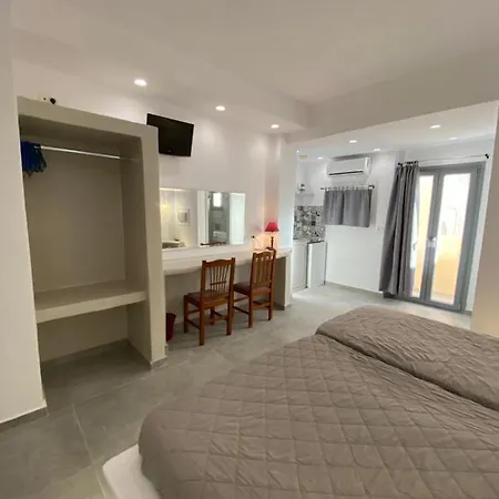 Lucia 4* Perissa (Santorini)