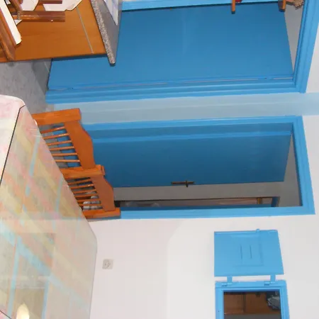 Aparthotel Lucia Perissa (Santorini)