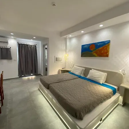 Aparthotel Lucia Perissa (Santorini)