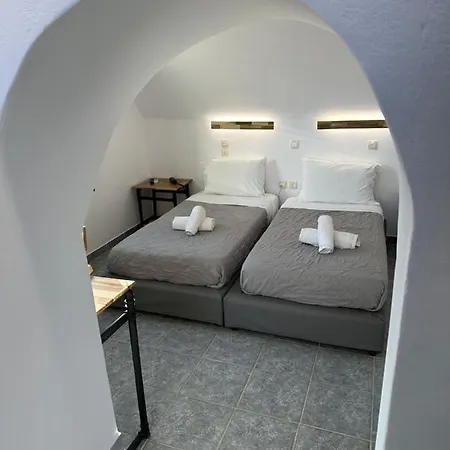 Lucia Aparthotel Perissa (Santorini)