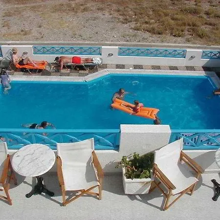 Lucia Aparthotel 2*