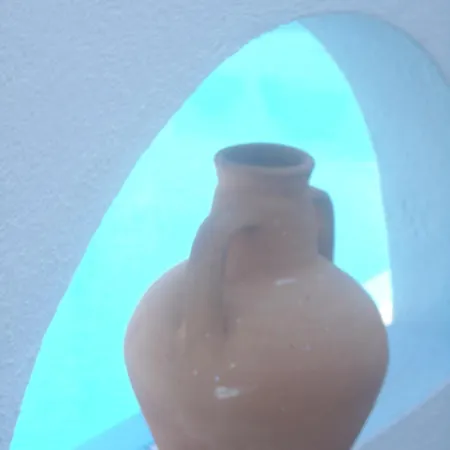 Apart-hotel Lucia Perissa (Santorini)