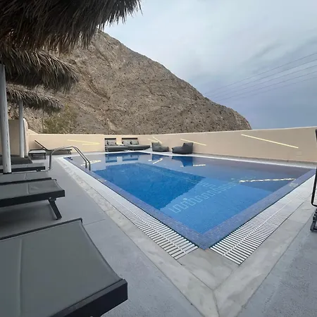 Lucia Hotel apartamentowy Perissa (Santorini)