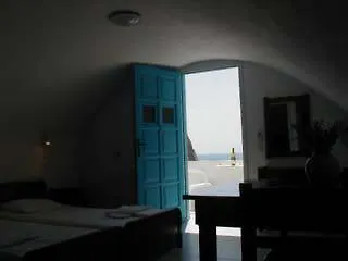 Lucia Apart-hotel Perissa (Santorini)