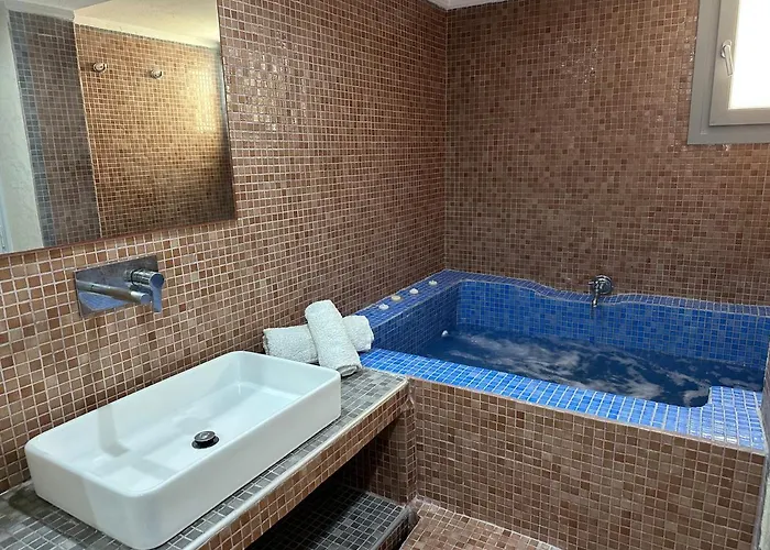 Lucia Perissa (Santorini)