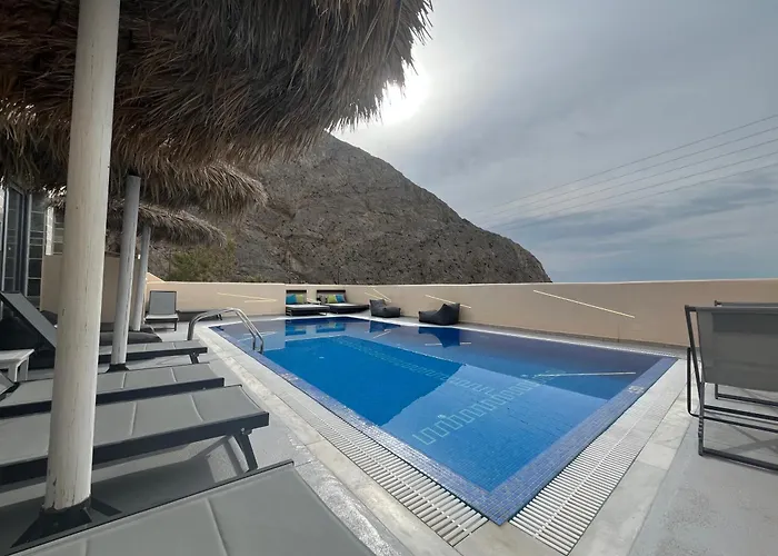 Aparthotel Lucia Perissa (Santorini)