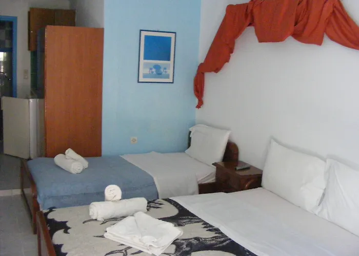 Lucia 4* Perissa (Santorini)