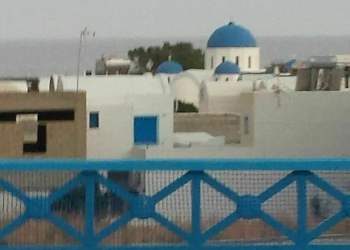 Lucia Perissa (Santorini)