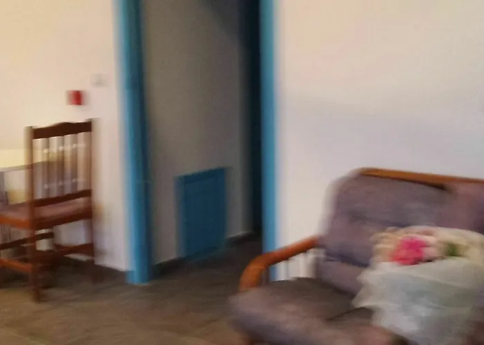 Lucia Perissa (Santorini)