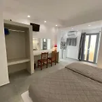 Lucia 4* Perissa (Santorini)