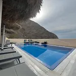 Aparthotel Lucia Perissa (Santorini)