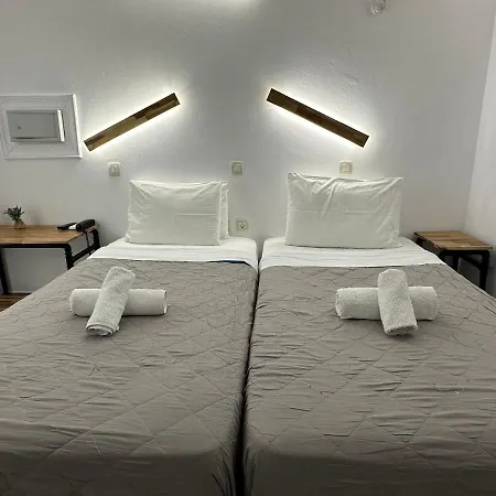 Lucia 4* Perissa (Santorini)